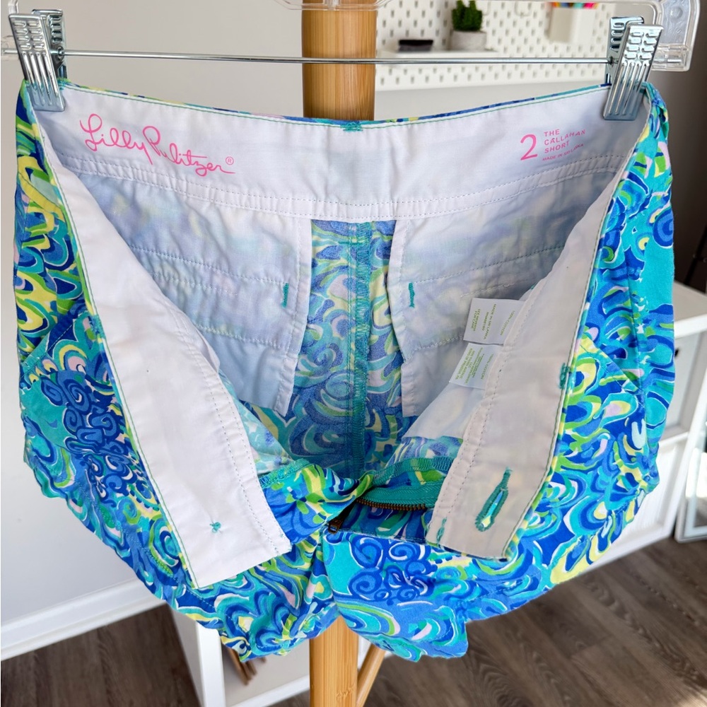 Lilly Pulitzer Callahan shorts in "Lilly's Lagoon” Sz 2 Rare Pattern - Picture 4 of 6